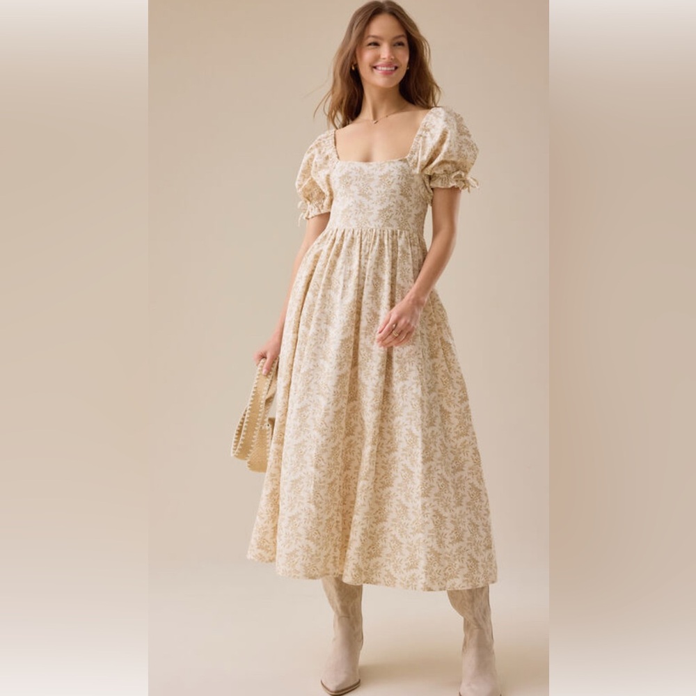 Chic Cream Floral Maxi Dress